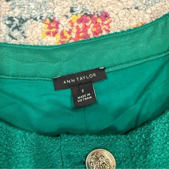 Ann Taylor Sleeveless Boucle Green Button-Up Dress - Picture 3 of 3